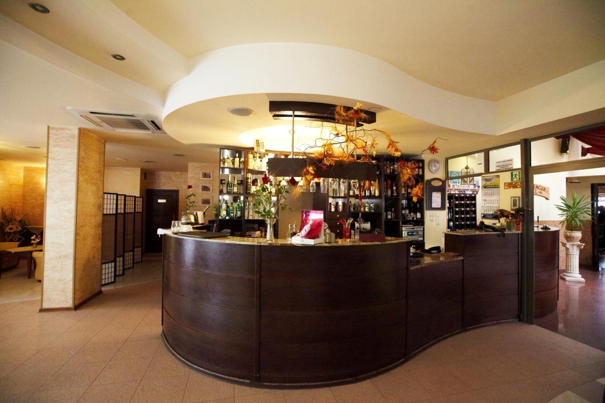 Hotel Dukat Biala Podlaska Bagian luar foto