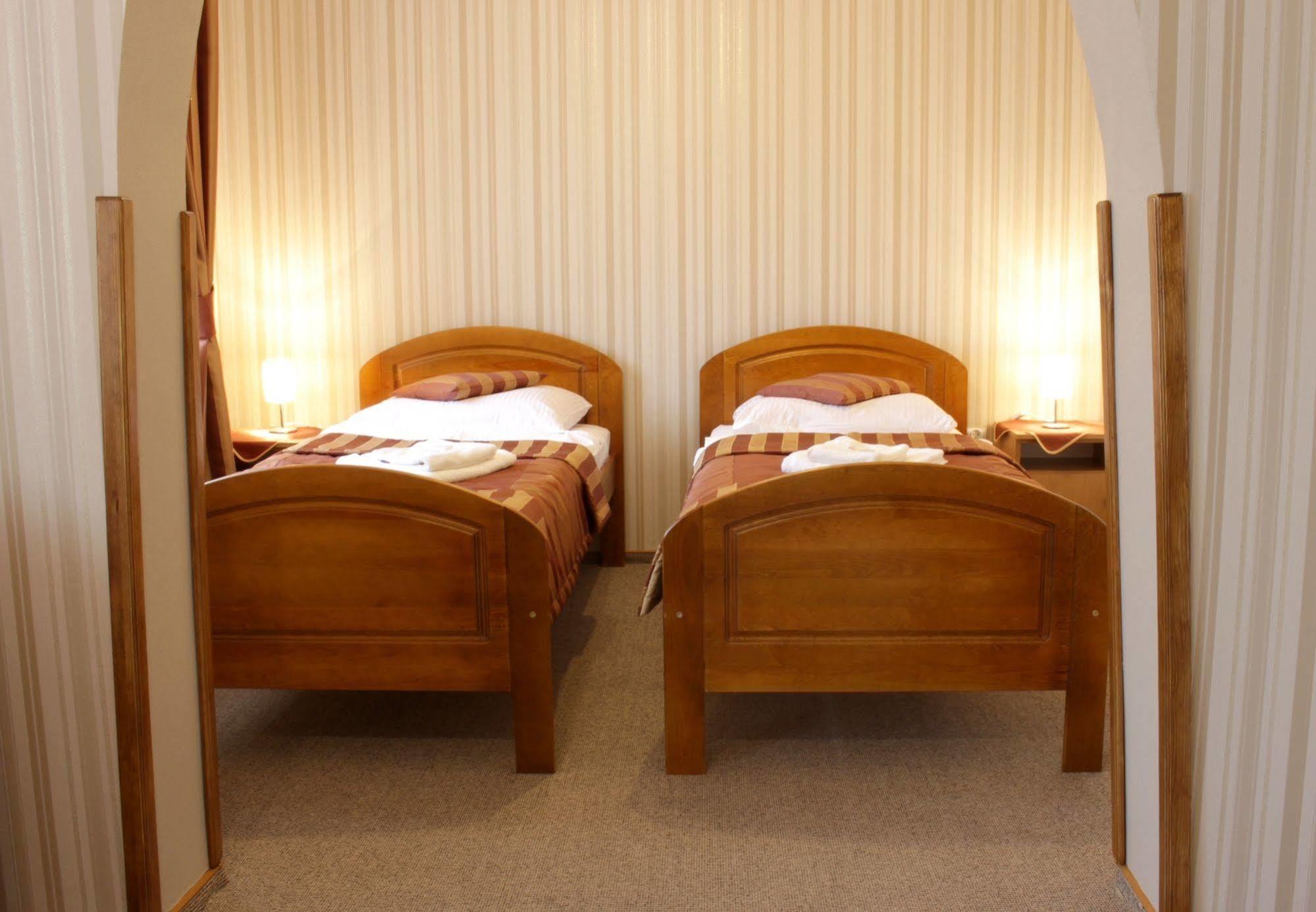 Hotel Dukat Biala Podlaska Bagian luar foto
