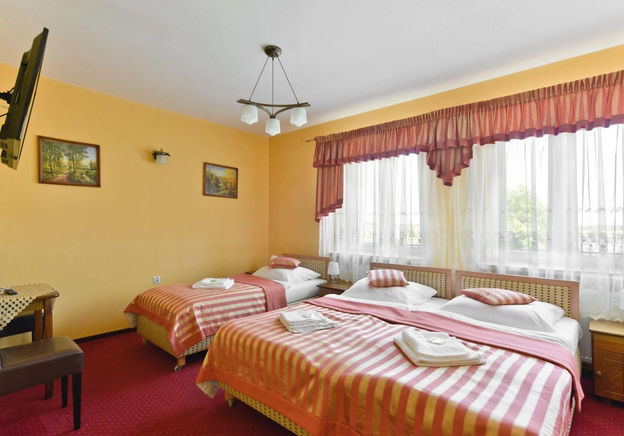 Hotel Dukat Biala Podlaska Bagian luar foto